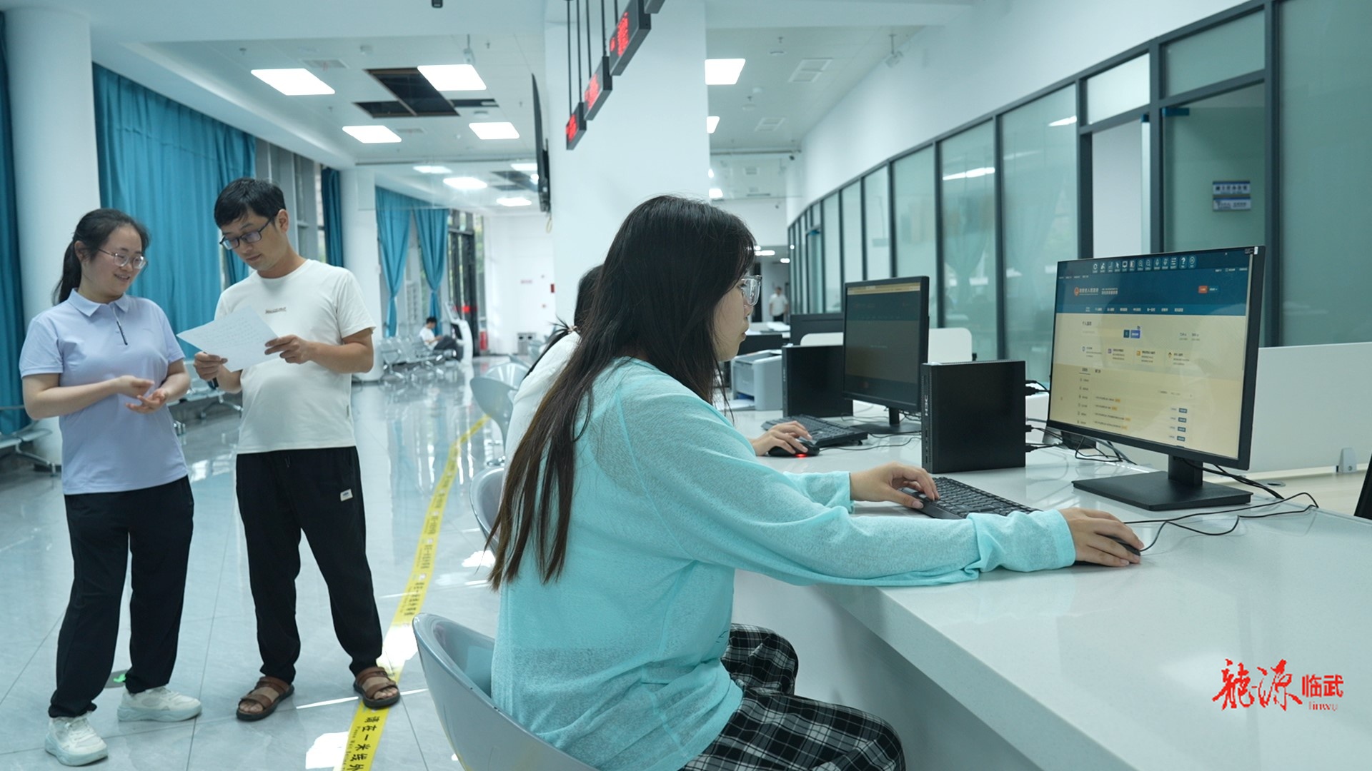 持续推进“六大新行动” 全面实施“七大攻坚”｜“AI智办”专窗上线 智慧政务添新翼