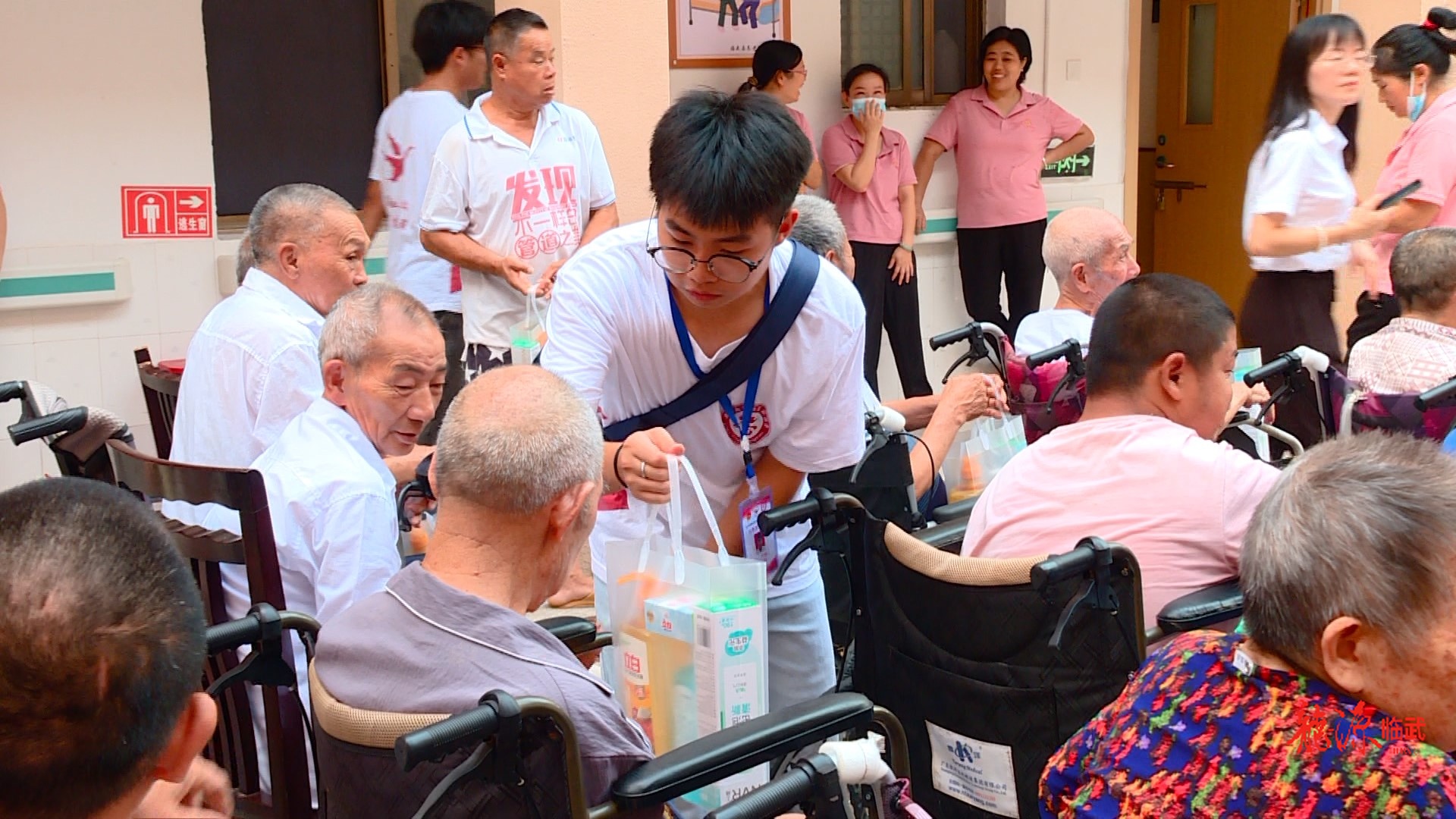臨武血漿站“揚(yáng)帆計(jì)劃”大學(xué)生志愿者走進(jìn)縣養(yǎng)老服務(wù)中心