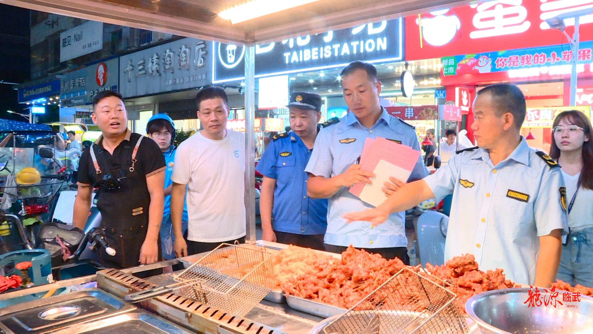 多部門聯(lián)合開展城區(qū)食品攤販整治行動(dòng)