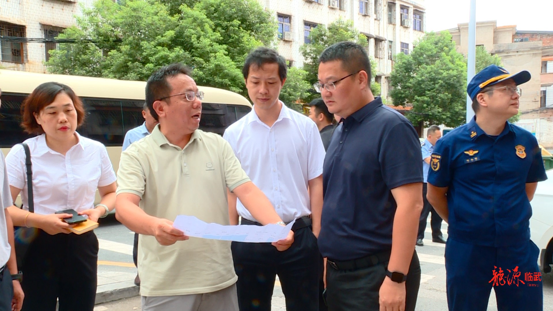 李樂調(diào)研城區(qū)農(nóng)貿(mào)市場建設(shè)與管理工作