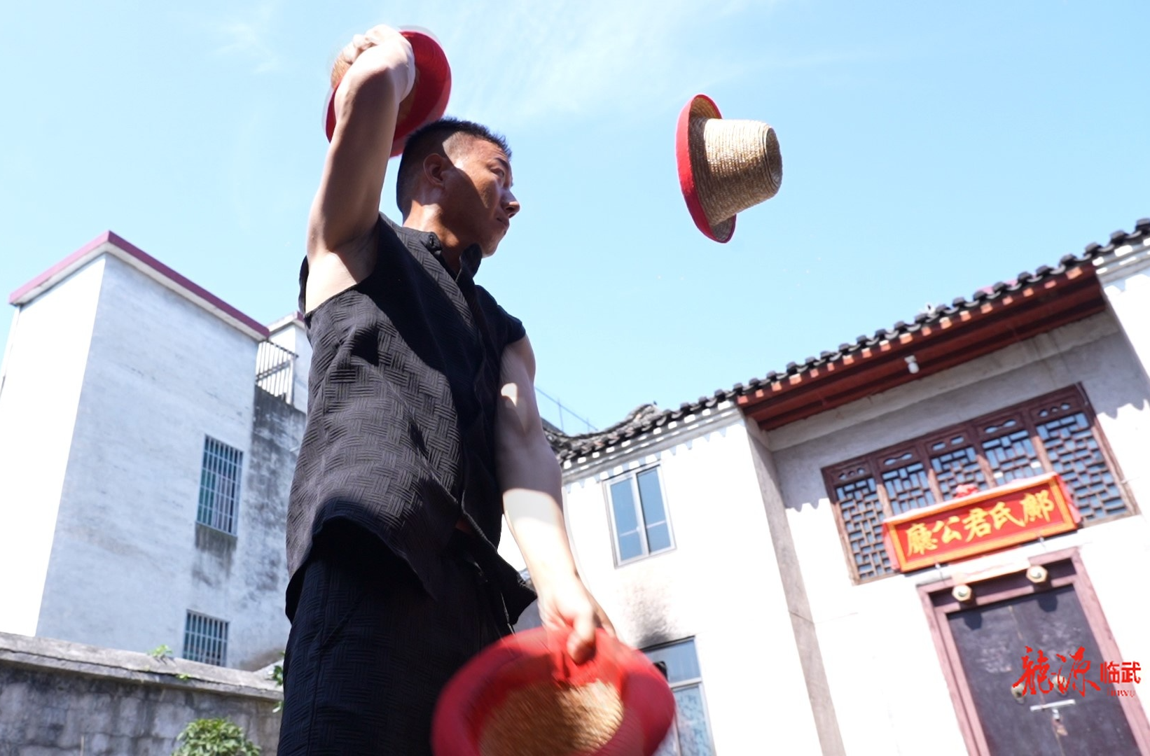 邝启立：杂技达人的初心守“艺”