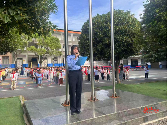 临武县楚江小学：家国同庆 法润童心