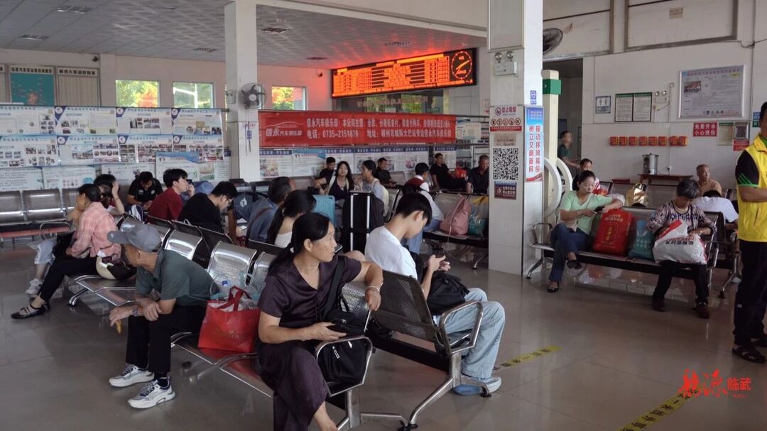 【新湖南】临武：直达校门！“校园直通车”温暖学子归途
