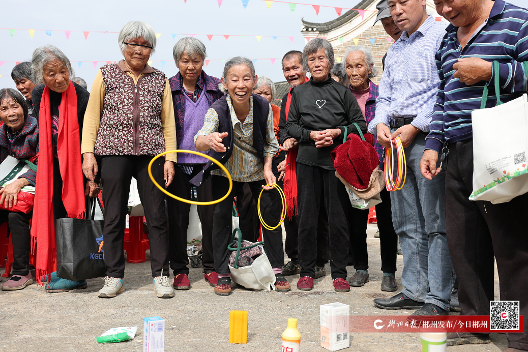 【今日郴州】图片新闻|临武县：情暖重阳 乐享健康
