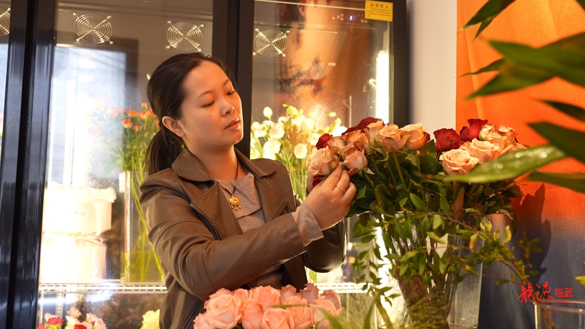 微光起航·小人物的创业故事 | 邝秀娟：“新花”怒放  00后女孩的“跨界”人生