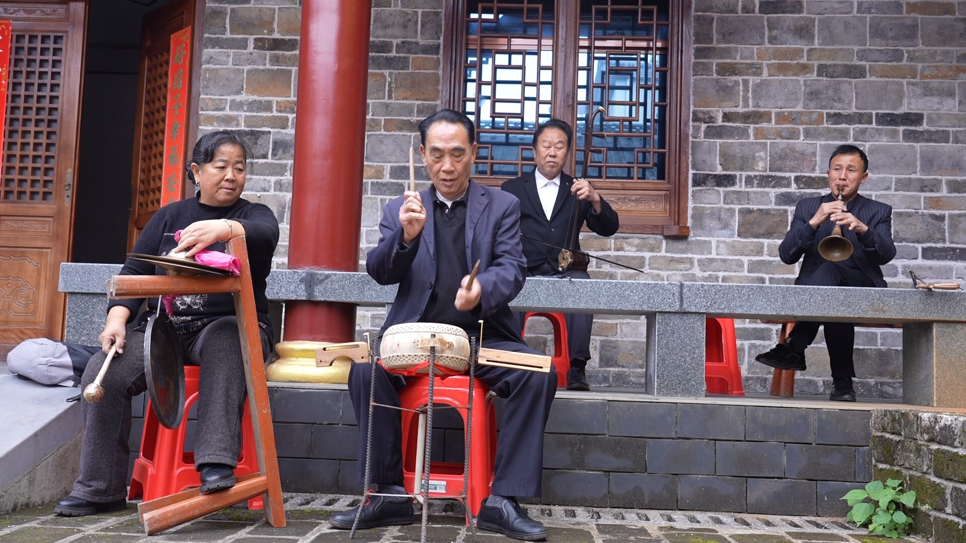 百年戏腔  五代传承：罗氏家族的祁剧情缘