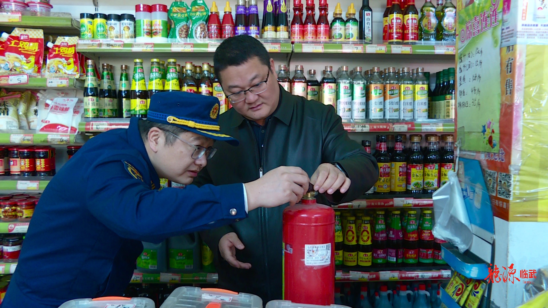 李乐检查“九小”场所消防安全工作