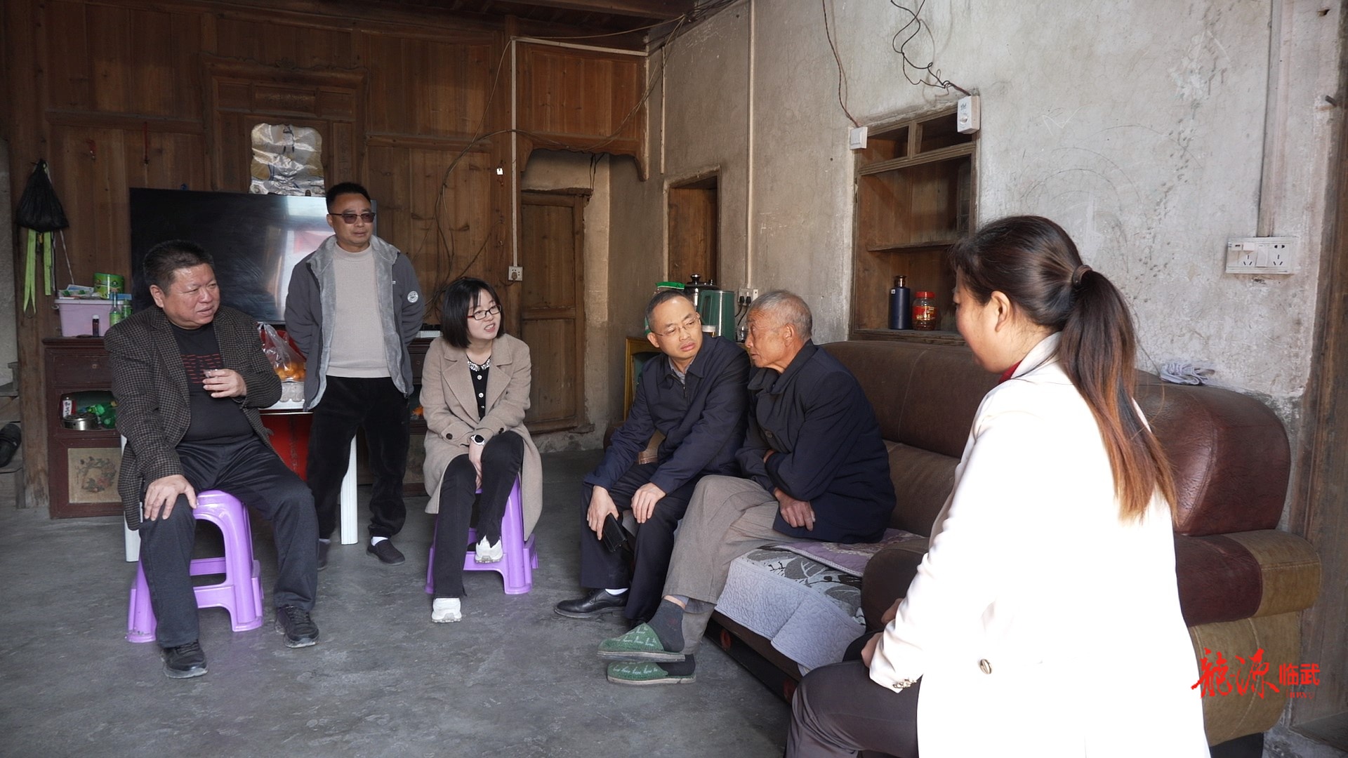 李罗丝到临武县调研锂电产业链发展及巩拓工作