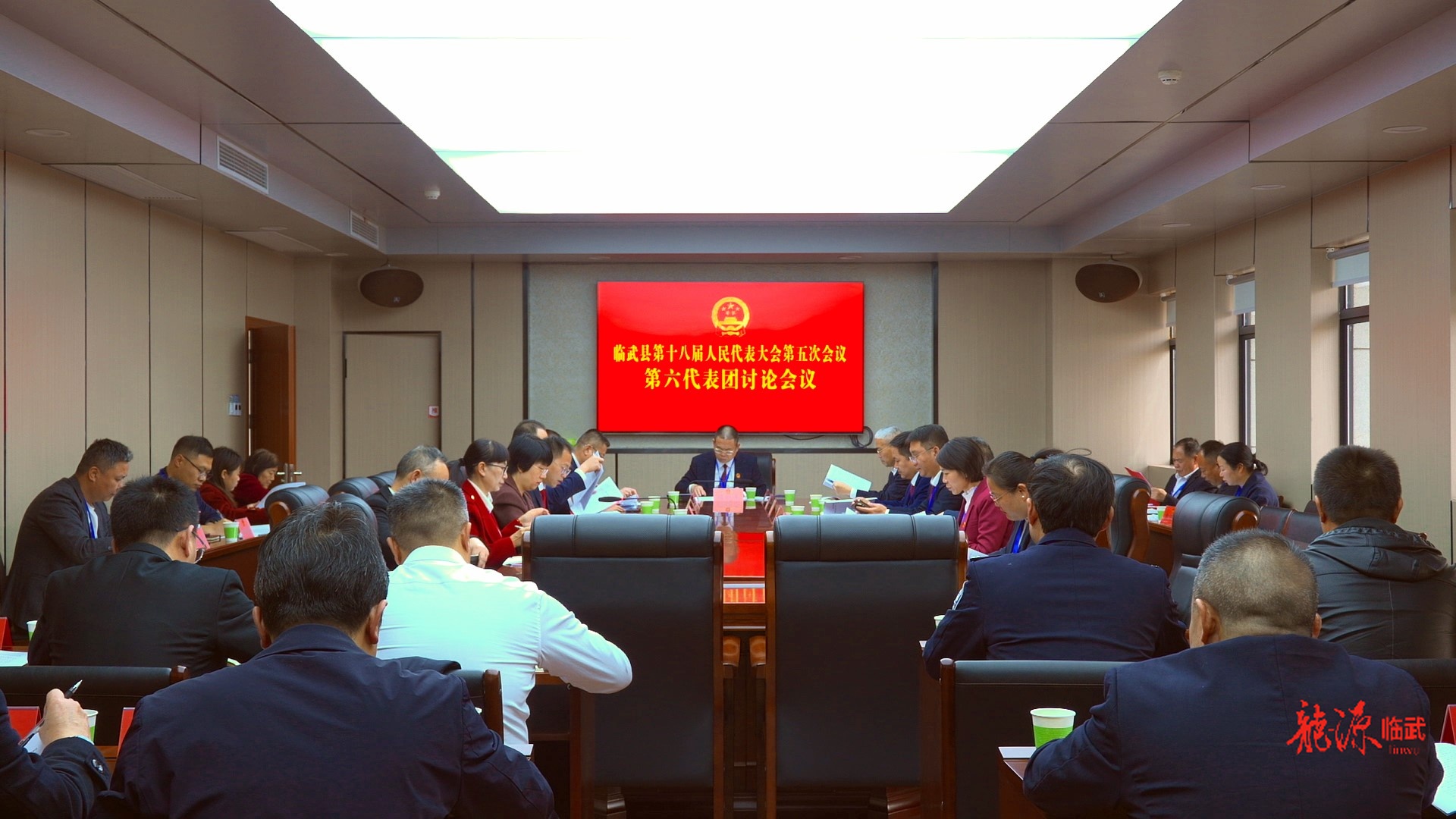 聚焦两会｜人大代表分团讨论政府工作报告