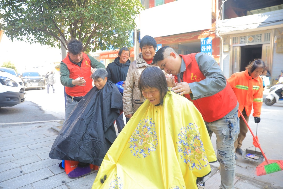 【新湖南】临武开展文化科技卫生“三下乡”集中示范活动