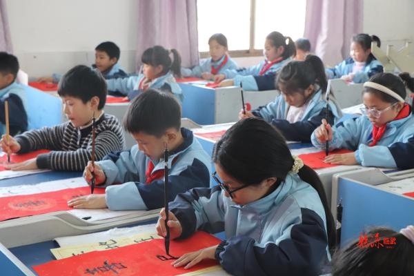 临武县六完小：向阳课程育新苗   “双减”落地结硕果