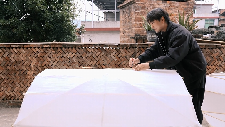 【学习强国】非遗传承｜郴州临武：“00后”复刻百年鱼灯 守护乡土记忆