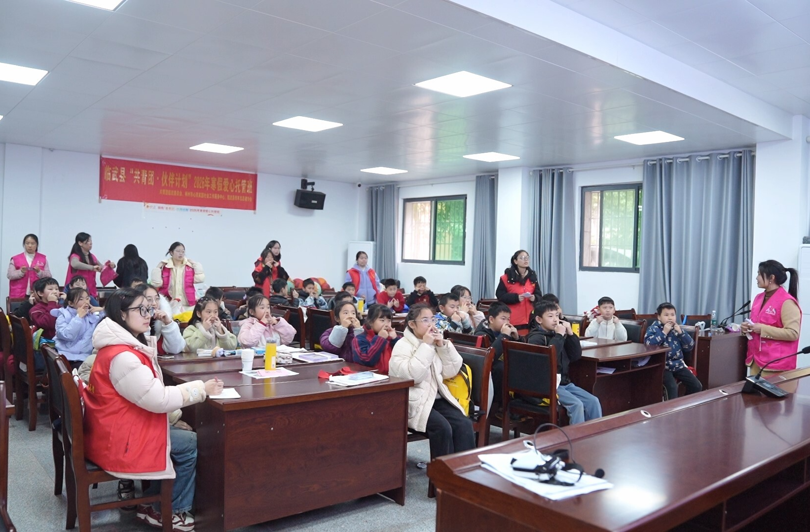 新春走基层｜临武县妇联：寒假不“寒” 童心有“暖”  爱心妈妈伴500孩童温暖度春节