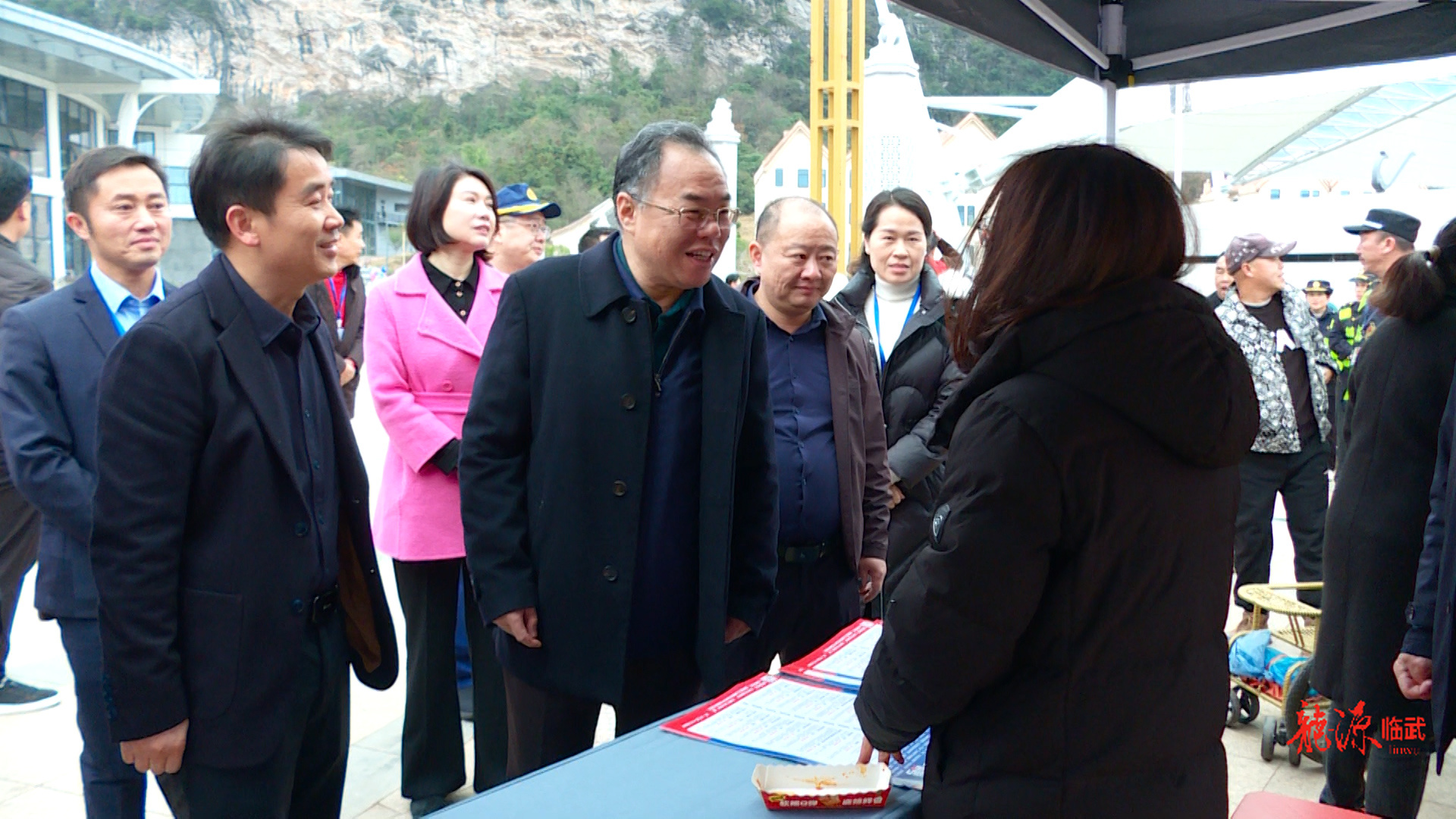 刘杨检查安全生产工作：全力营造安全祥和的节日氛围