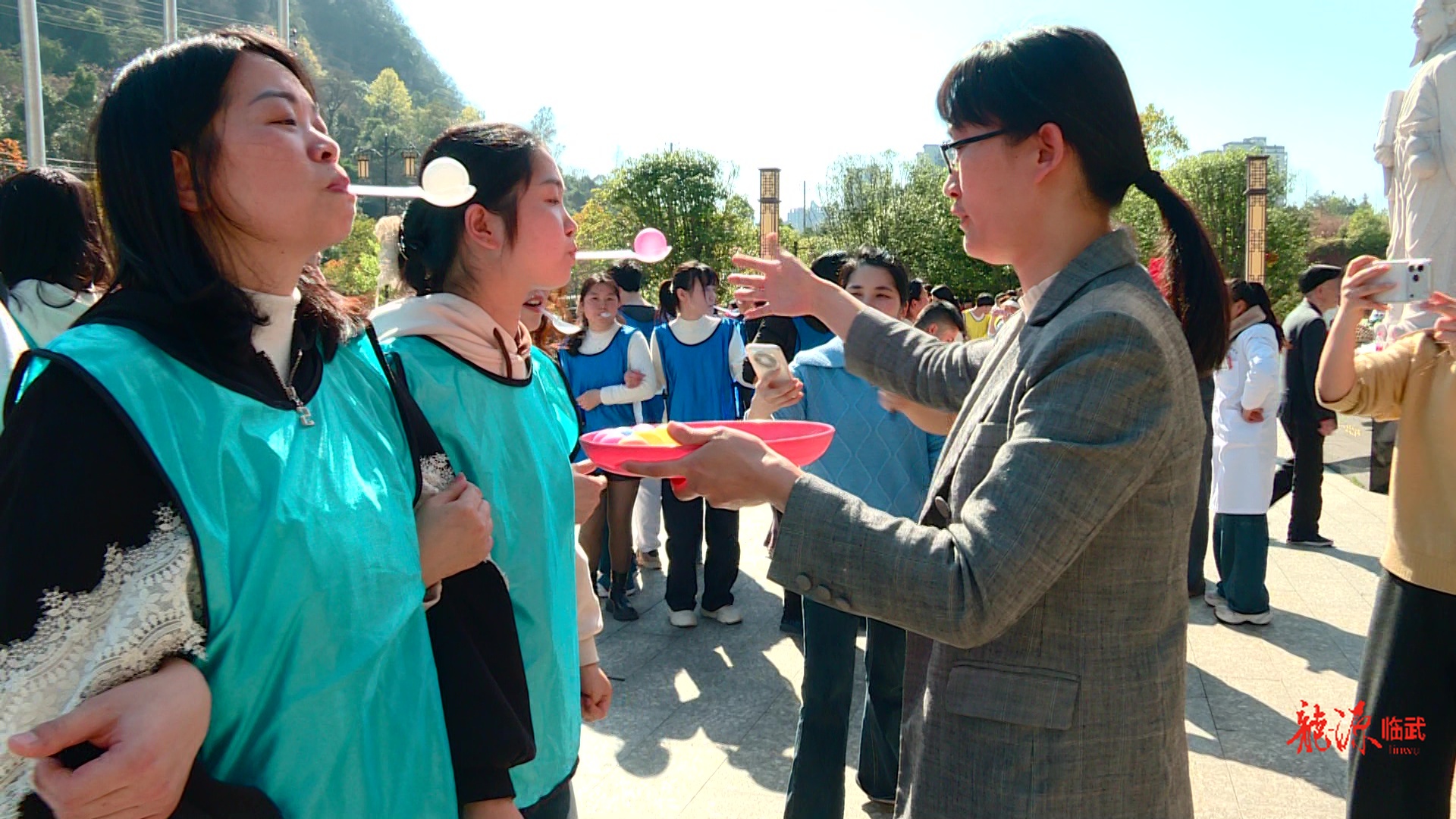 临武县紧密型县域医共体中医医院院区举办庆祝“三八”妇女节趣味运动会