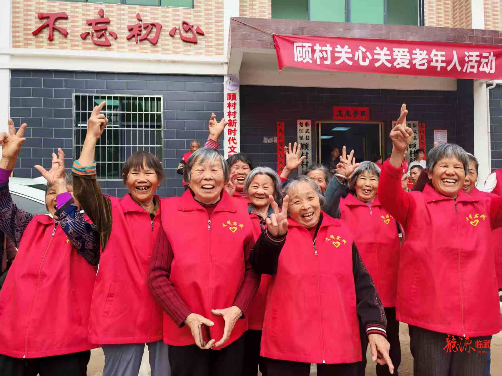 楚江镇：饺子宴暖心 敬老情更浓