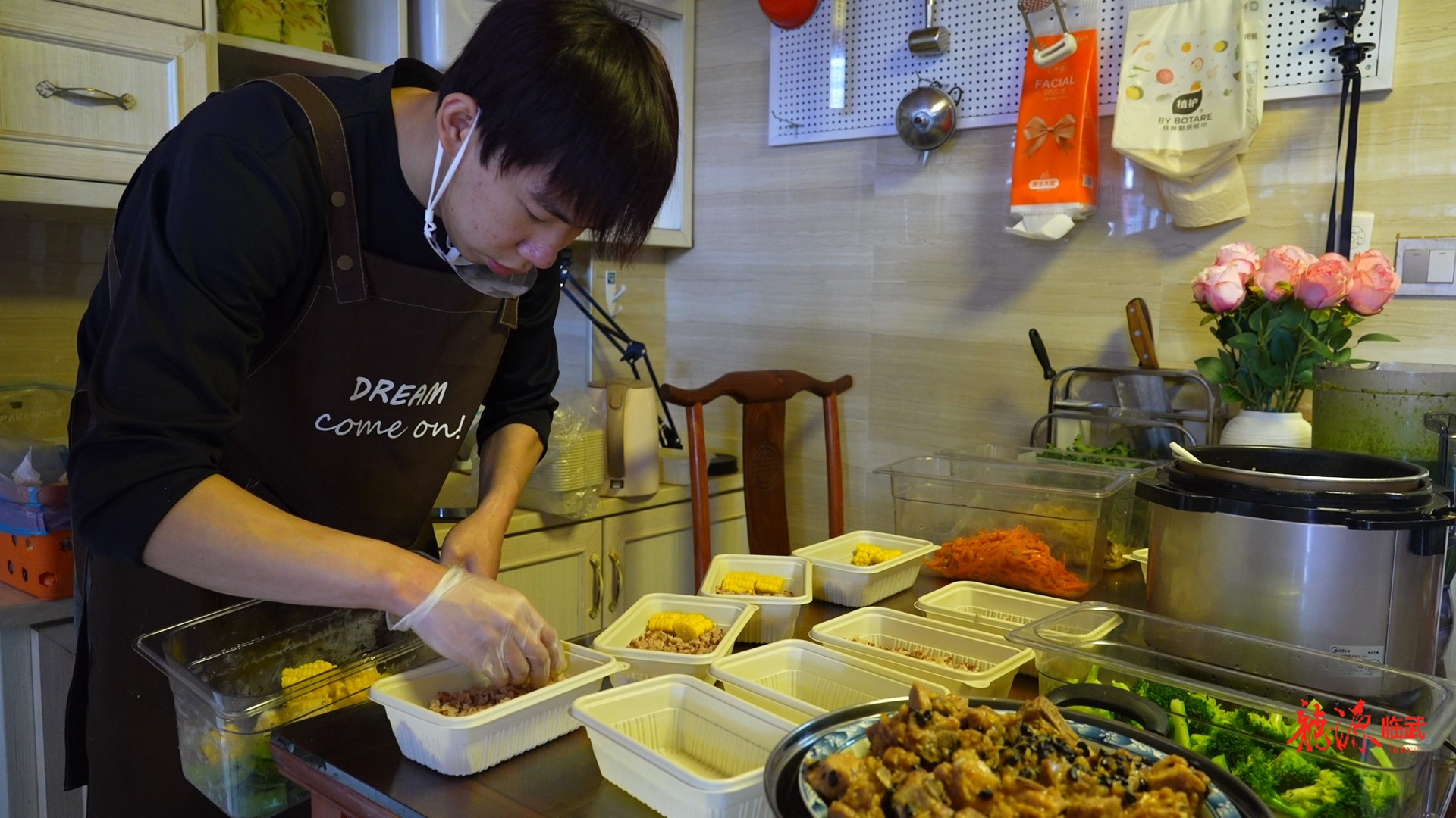 微光启航·小人物的创业故事｜黄子浩：一间轻食店 一份健康梦