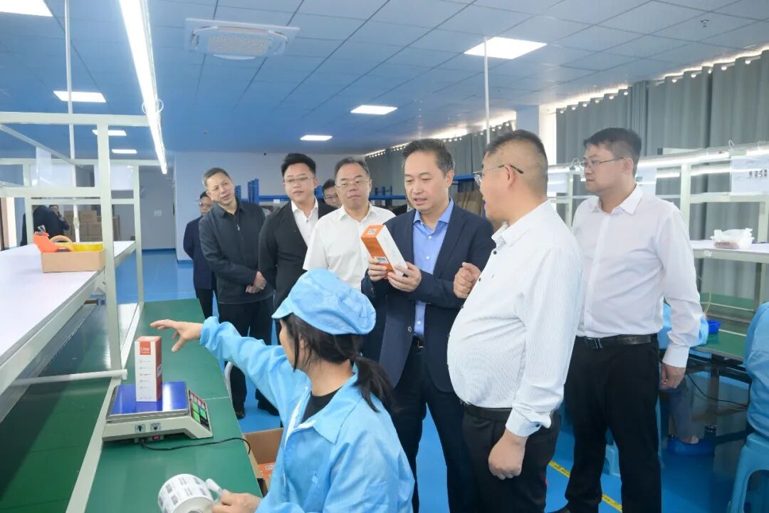 以正确政绩观引领干事创业 加快推动锂电新能源产业高质量发展