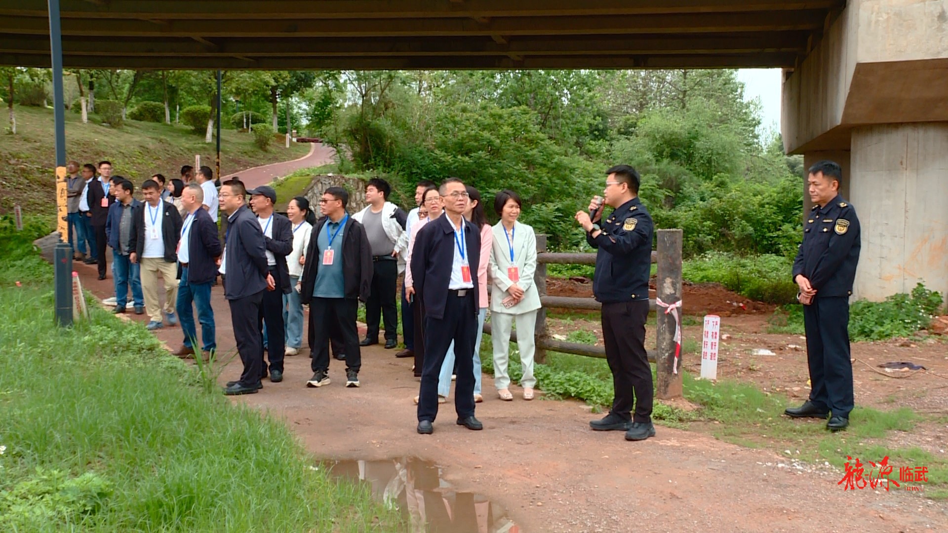 人大代表专题视察全县突出生态环境问题整改情况