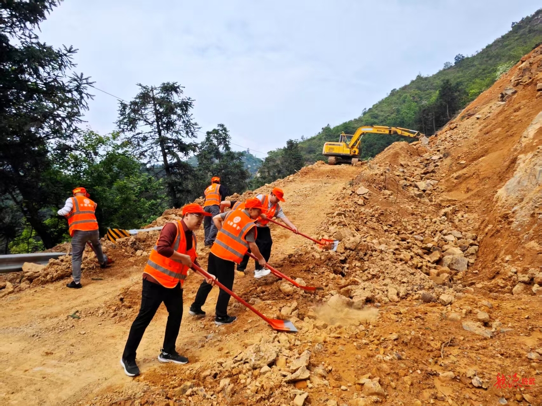 汛期突发事件应急演练 筑牢道路运输安全防线