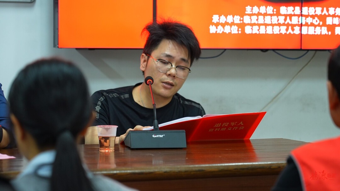 邓燕军：轮椅上的“钢铁战士”