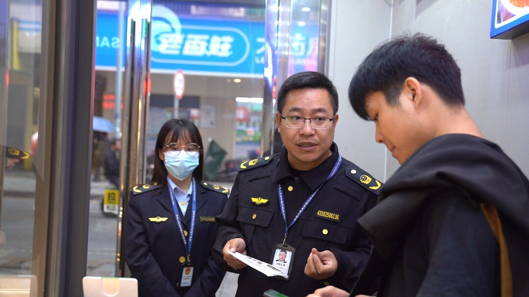 人民的代表｜一张“身份证”背后的监督力量