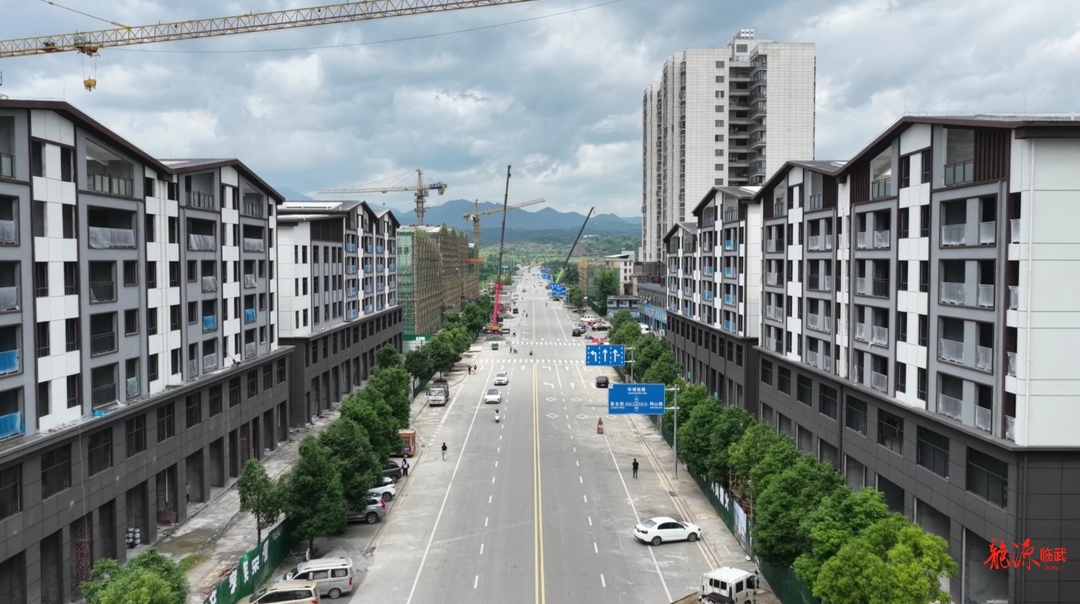开局八好 乘势而上|  东云商业街：冲刺春节前开街 项目建设跑出“加速度”