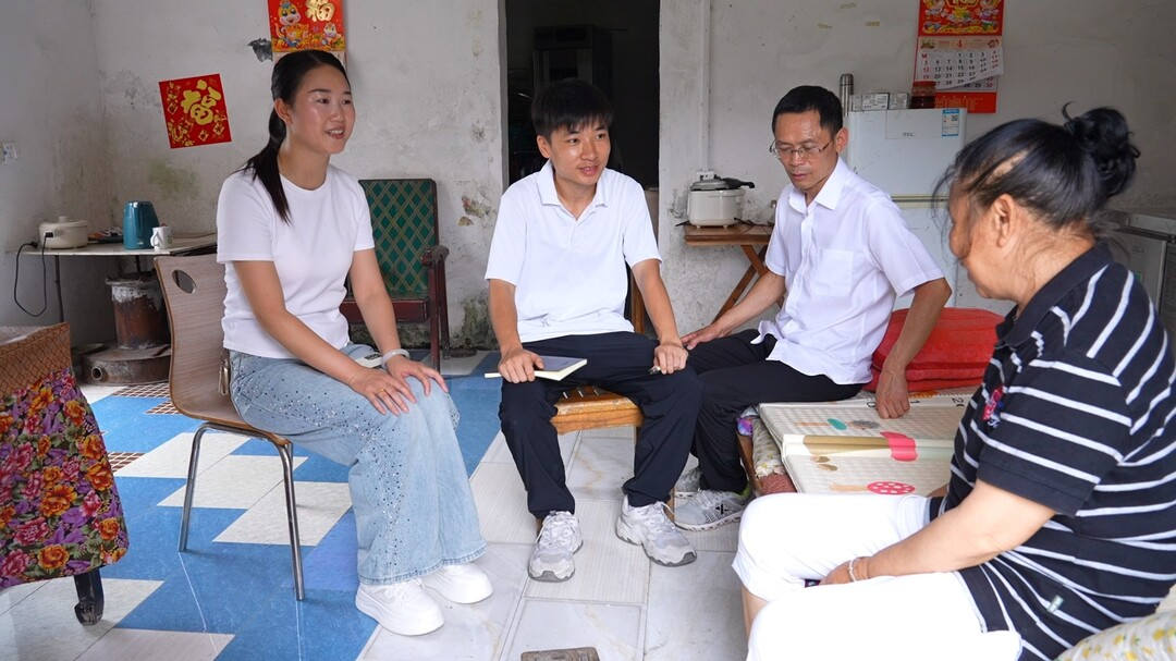 90后村支书肖子良的“变形记”