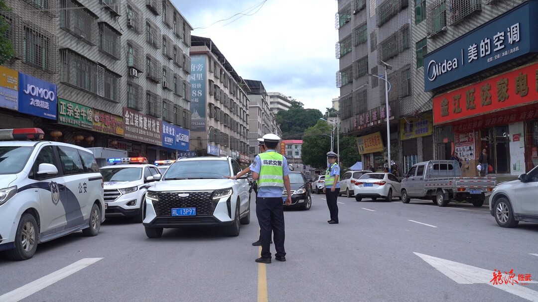 临武县组织开展2026年道路交通安全整治第7次联合执法及宣教行动