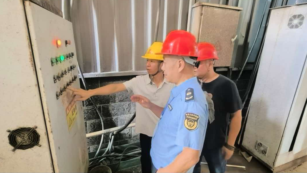 废气设施运行、危废管理不规范 郴州高新区部分企业多处环境管理缺位