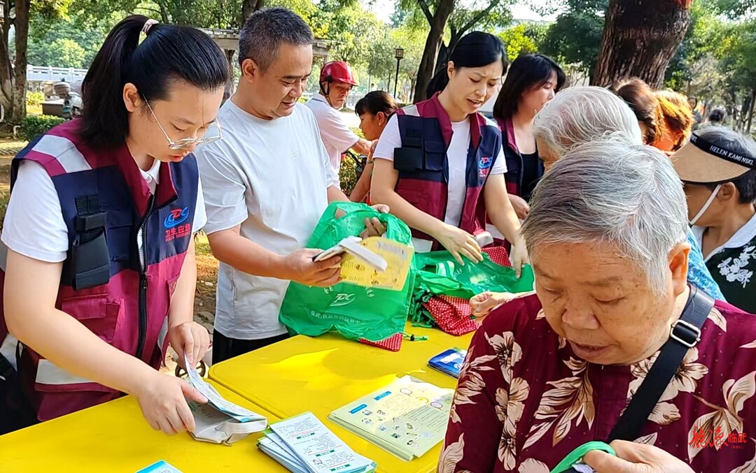 临武县启动全民健康文明生活方式宣传月暨“全国爱牙日”主题宣传活动