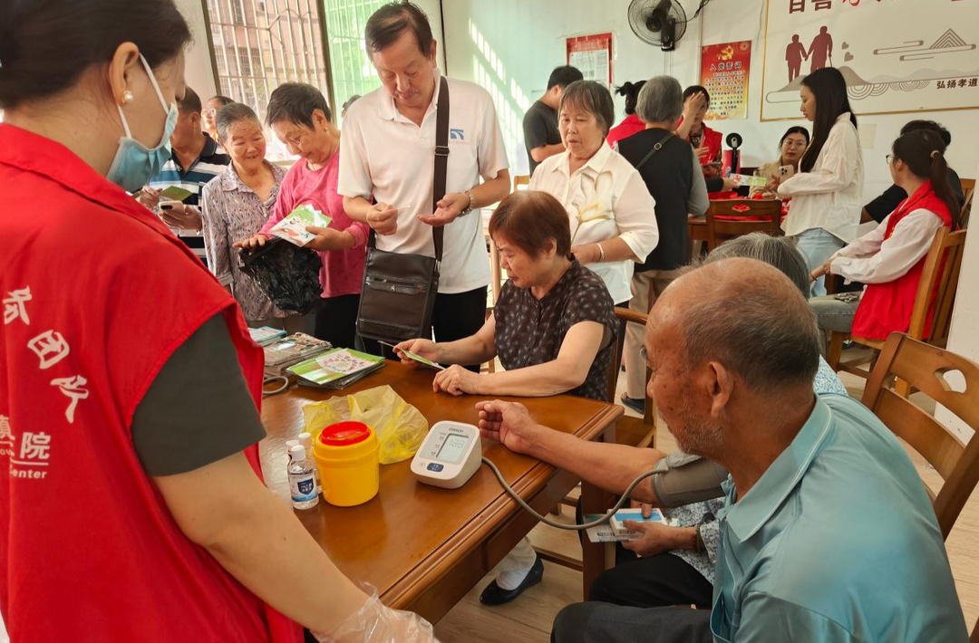舜峰镇：情暖金秋庆重阳 一村一品暖桑榆
