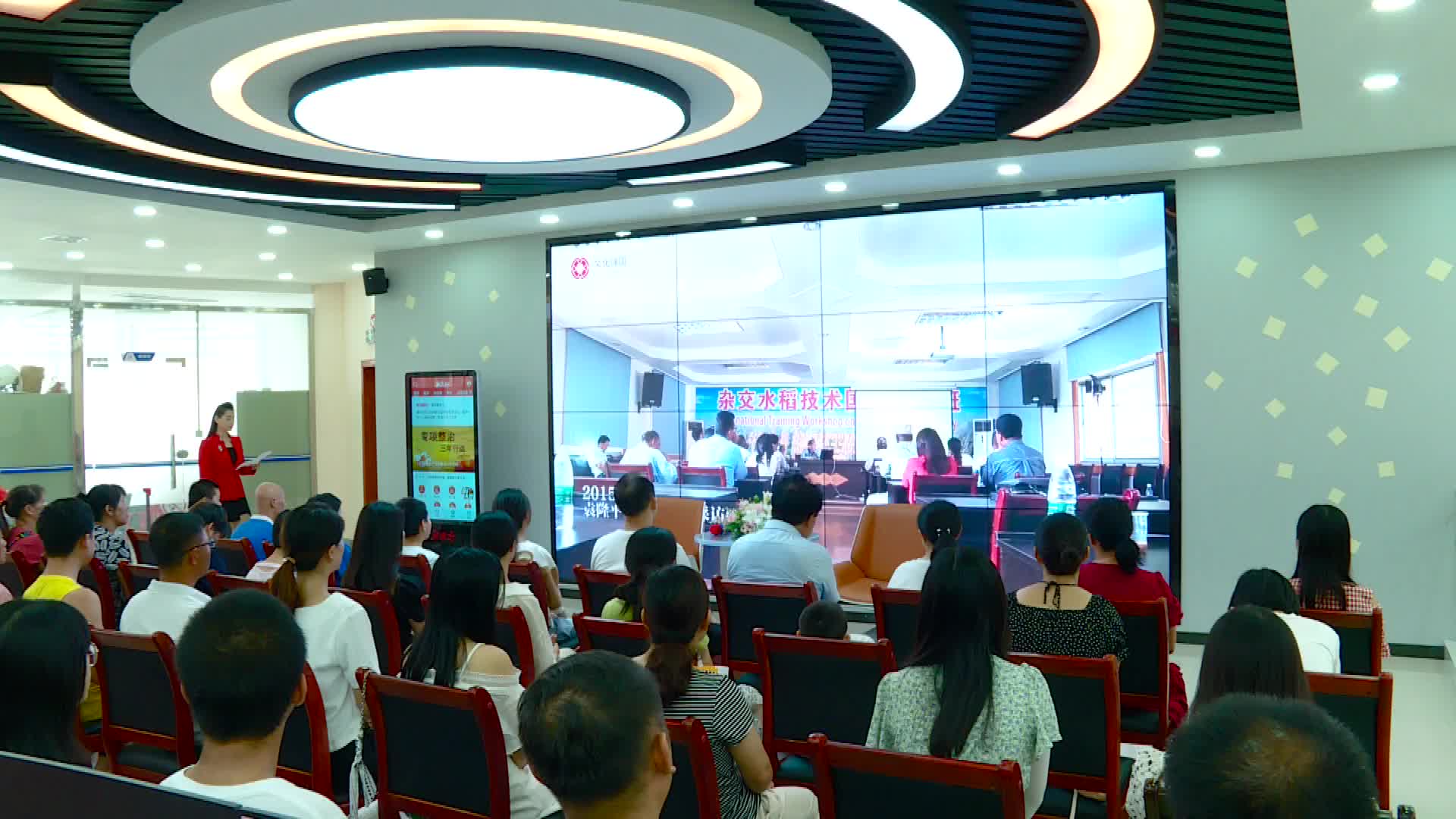 县特殊教育学校:以爱之名 传递爱心