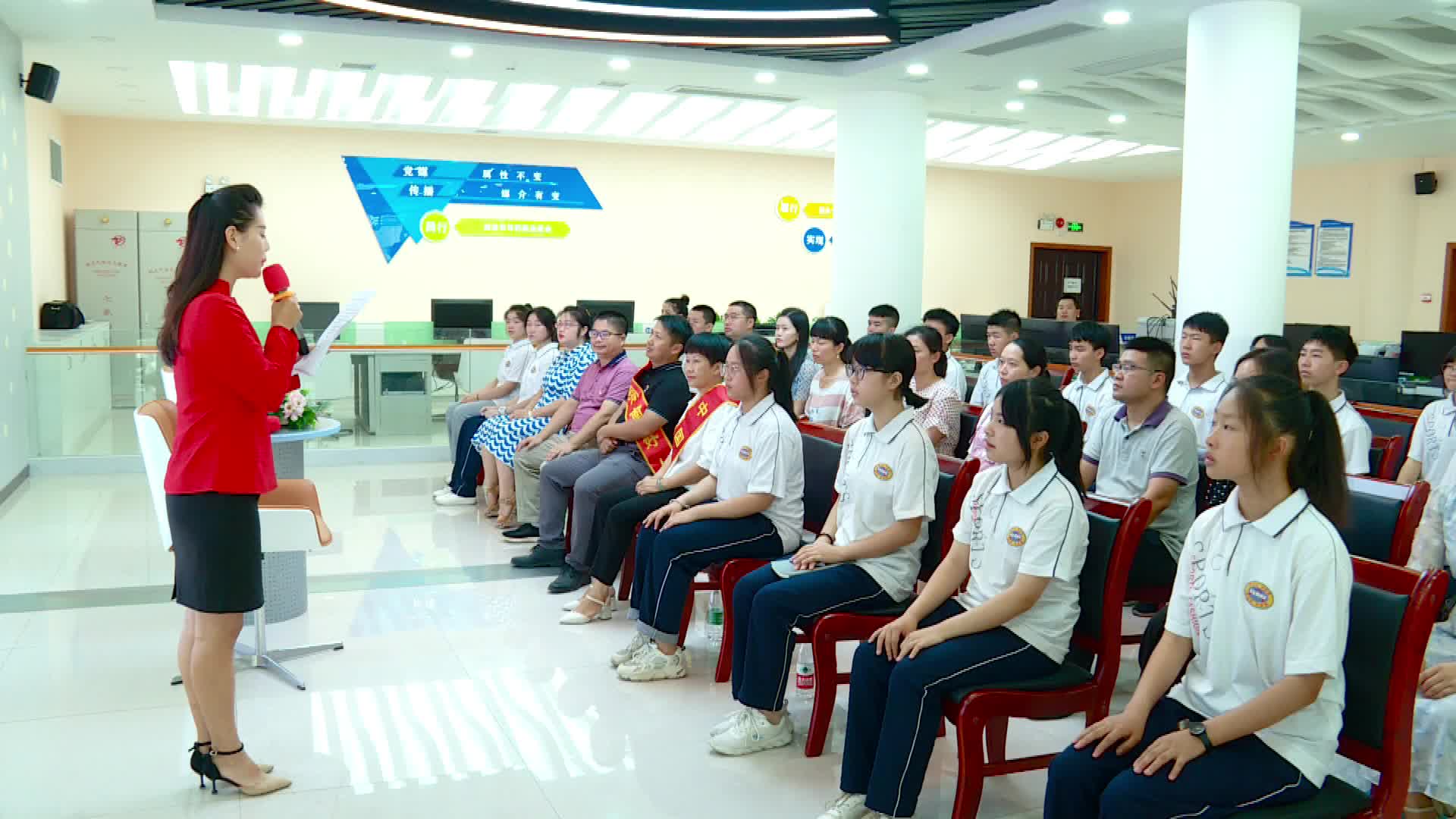 县六中：传递善意  立德树人