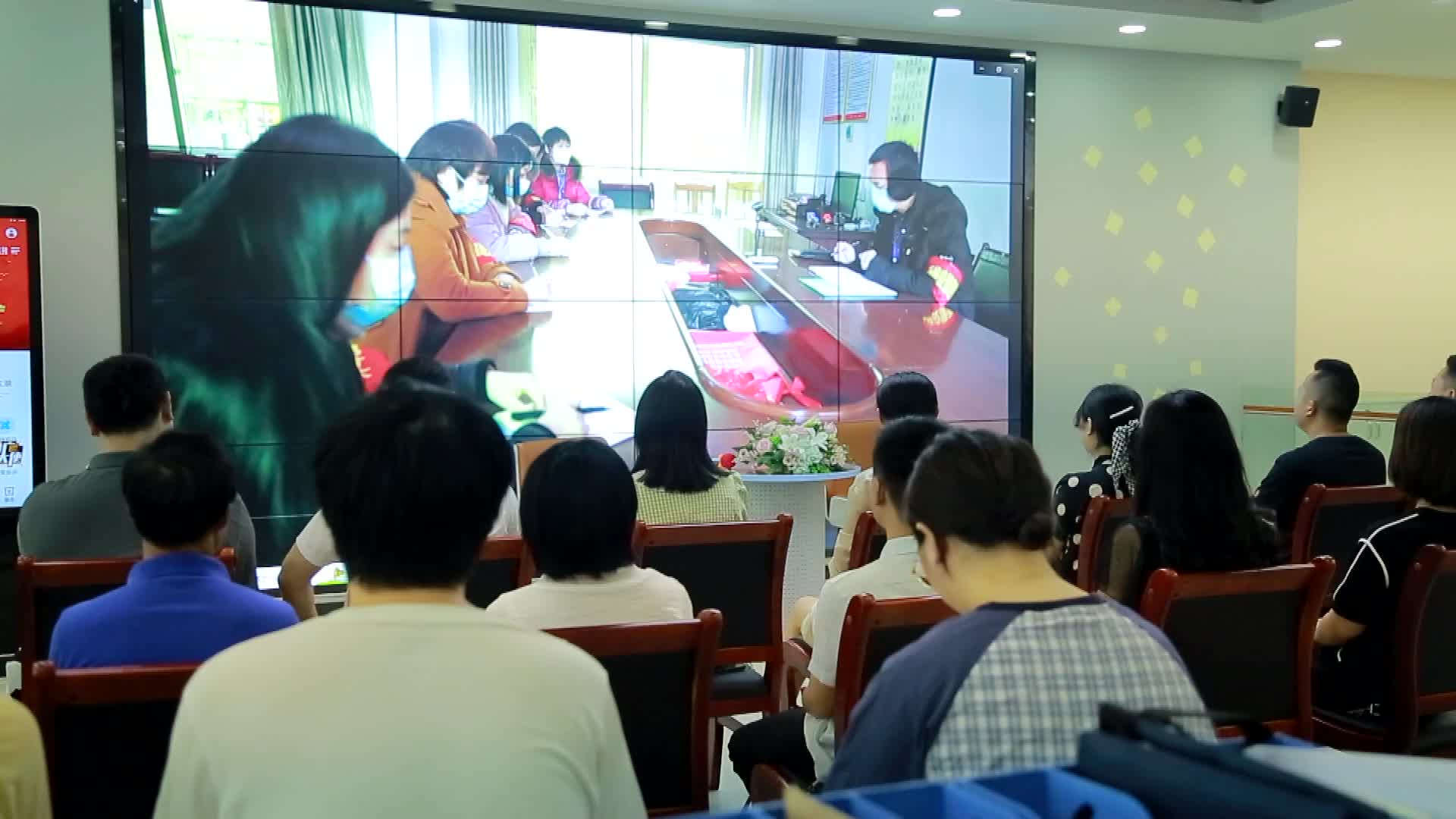 郴州市道德模范与身边好人现场交流活动走进临武县舜发投资集团
