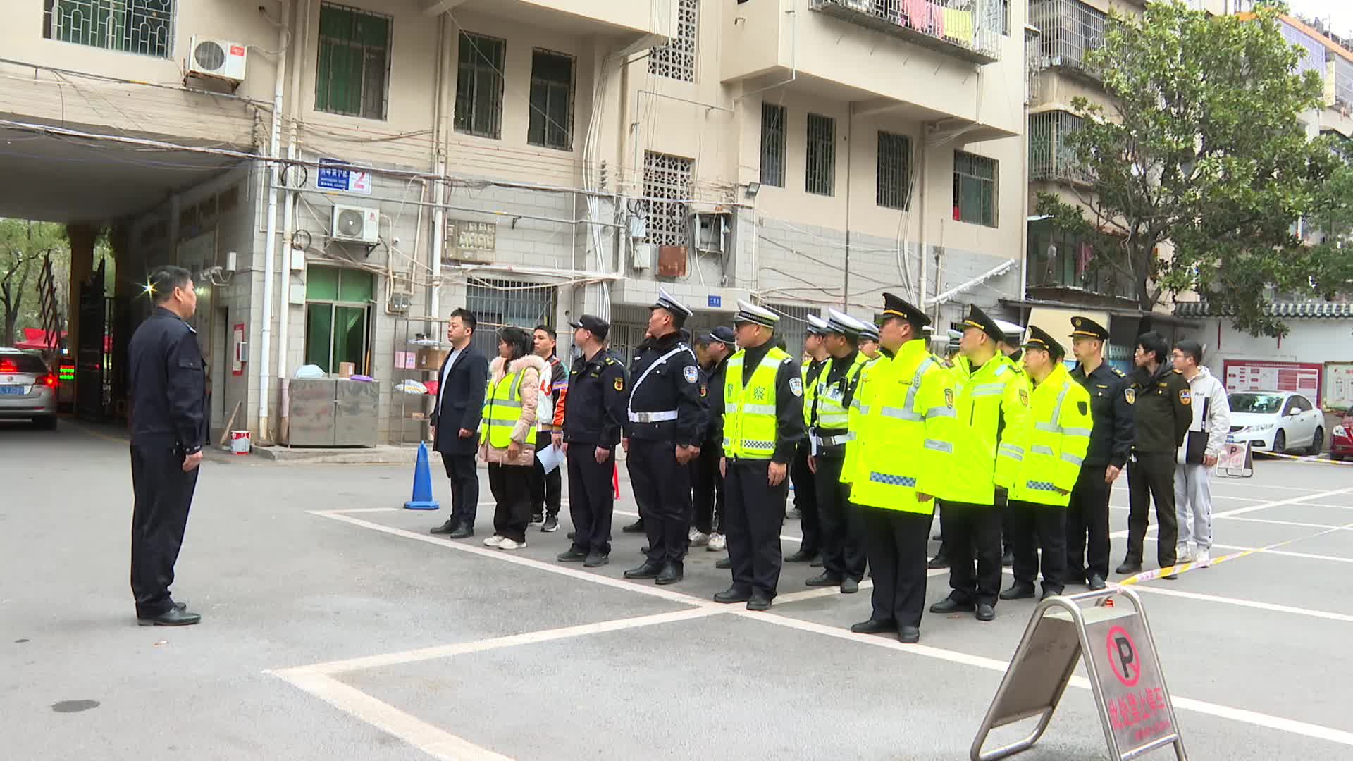 临武县开展节前道路交通安全联合执法