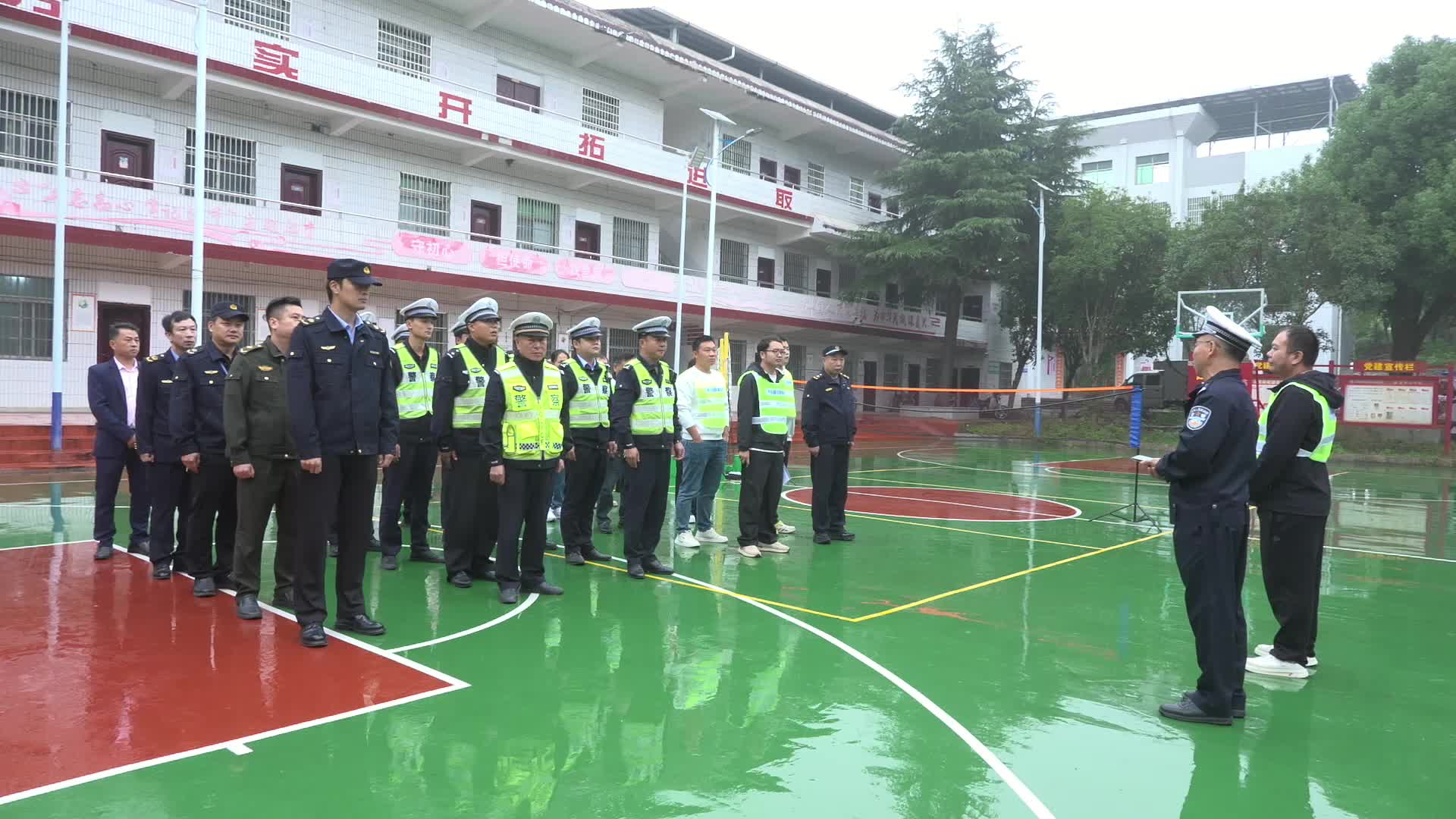 临武县开展2026年道路交通安全第九次联合执法及宣教行动