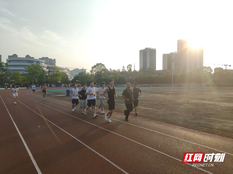 【红网时刻】临武县：“老兵教官团”挂帅！专业带训应征青年