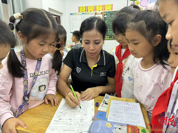 【新湖南】最美教师丨刘芳：“献身教育，今生无悔”