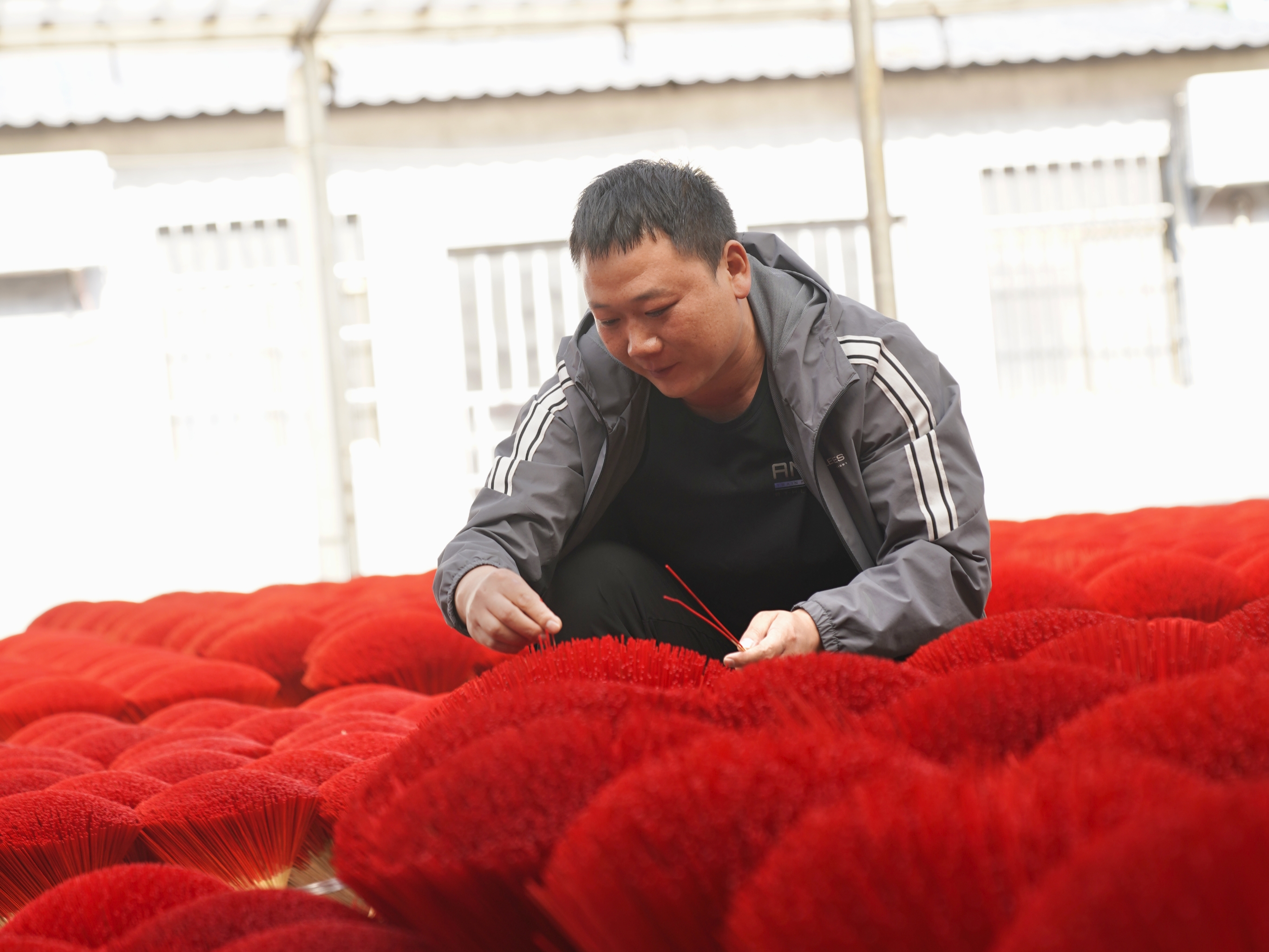 【学习强国】返乡创业丨非遗代表性传承人唐际鹏：一缕香魂润乡野 匠心筑梦共富路