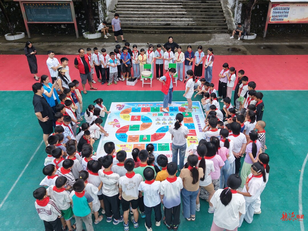【新湖南】趣味闯关学安全！临武水东镇创新沉浸式宣讲筑牢暑期防溺水防线