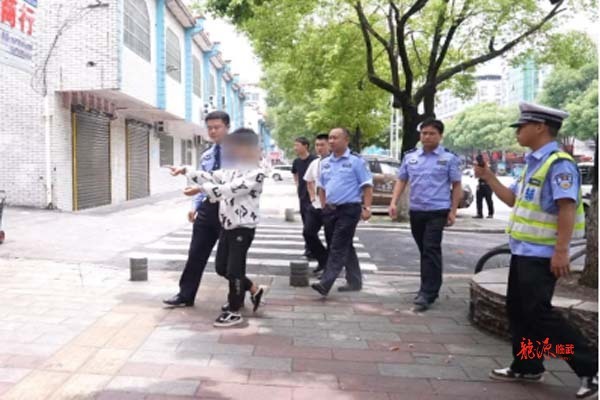 【新湖南】临武交警严查、严管、严惩“飙车族”，让他们没有空间肆意妄为