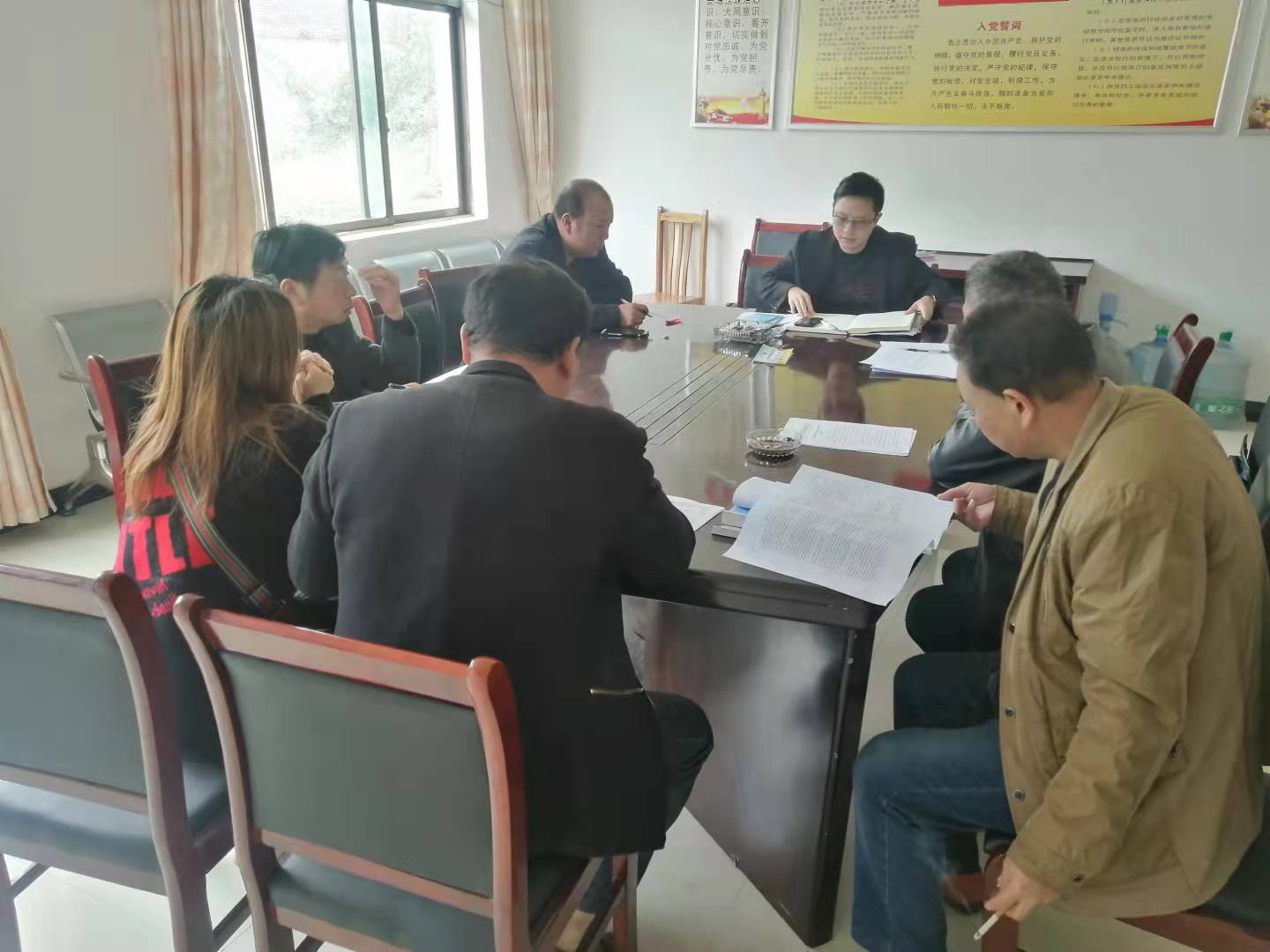镇南乡迅速掀起传达学习县“两会”精神热潮