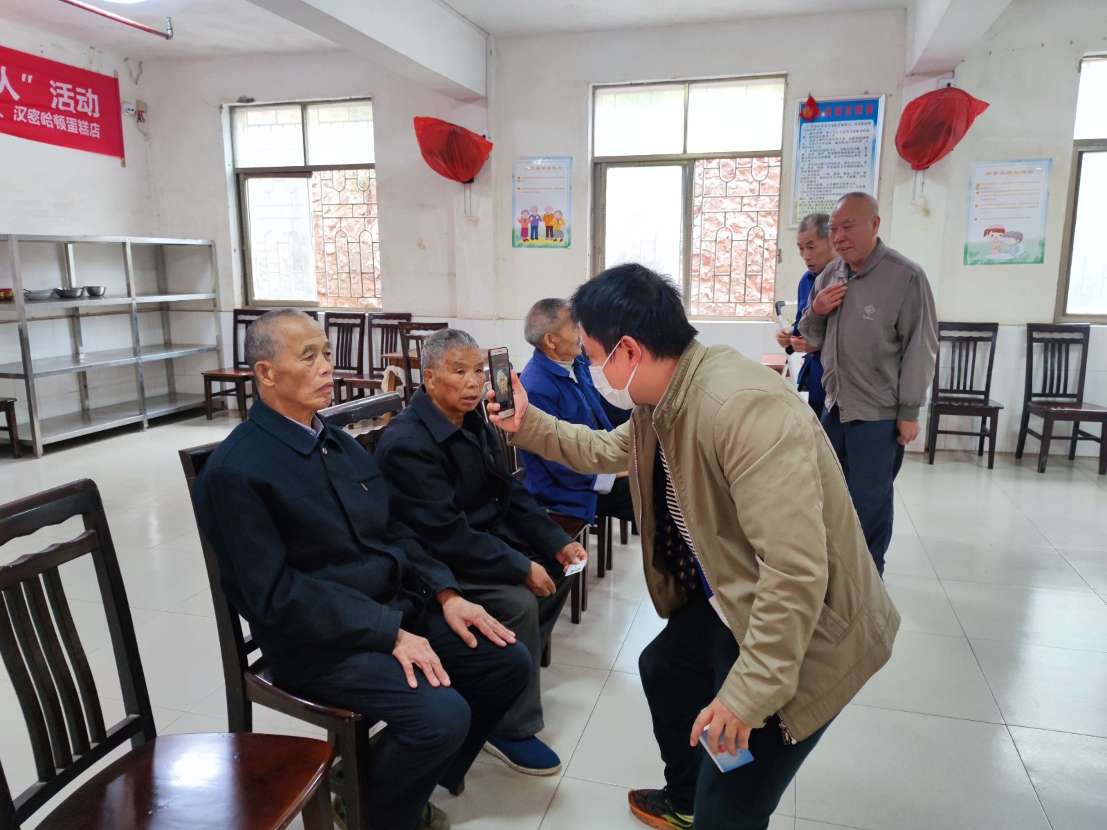 我为群众办实事 | 县人社局：“关爱老年人 社保有温度”