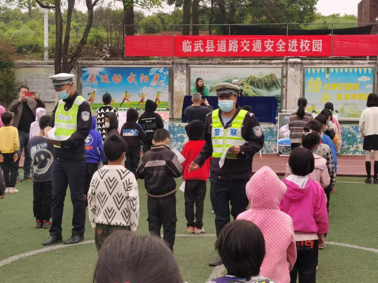 交通问题顽瘴痼疾整治 | 万水乡：“交通安全伴我行”