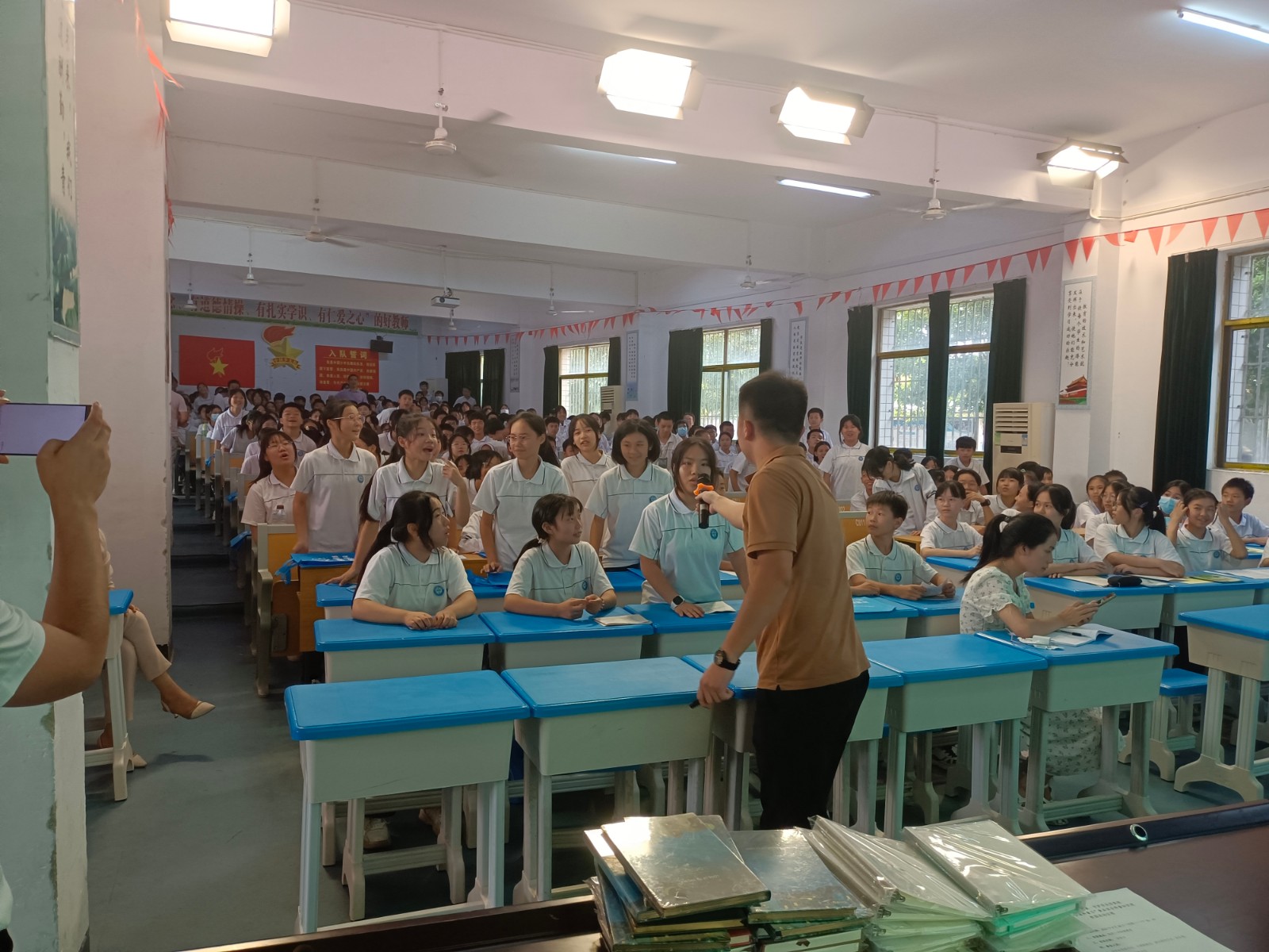 临武县科协：“全国科普日”系列宣传活动进校园