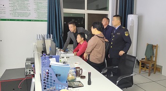 市生态环境局临武分局开展环境安全风险隐患夜查行动