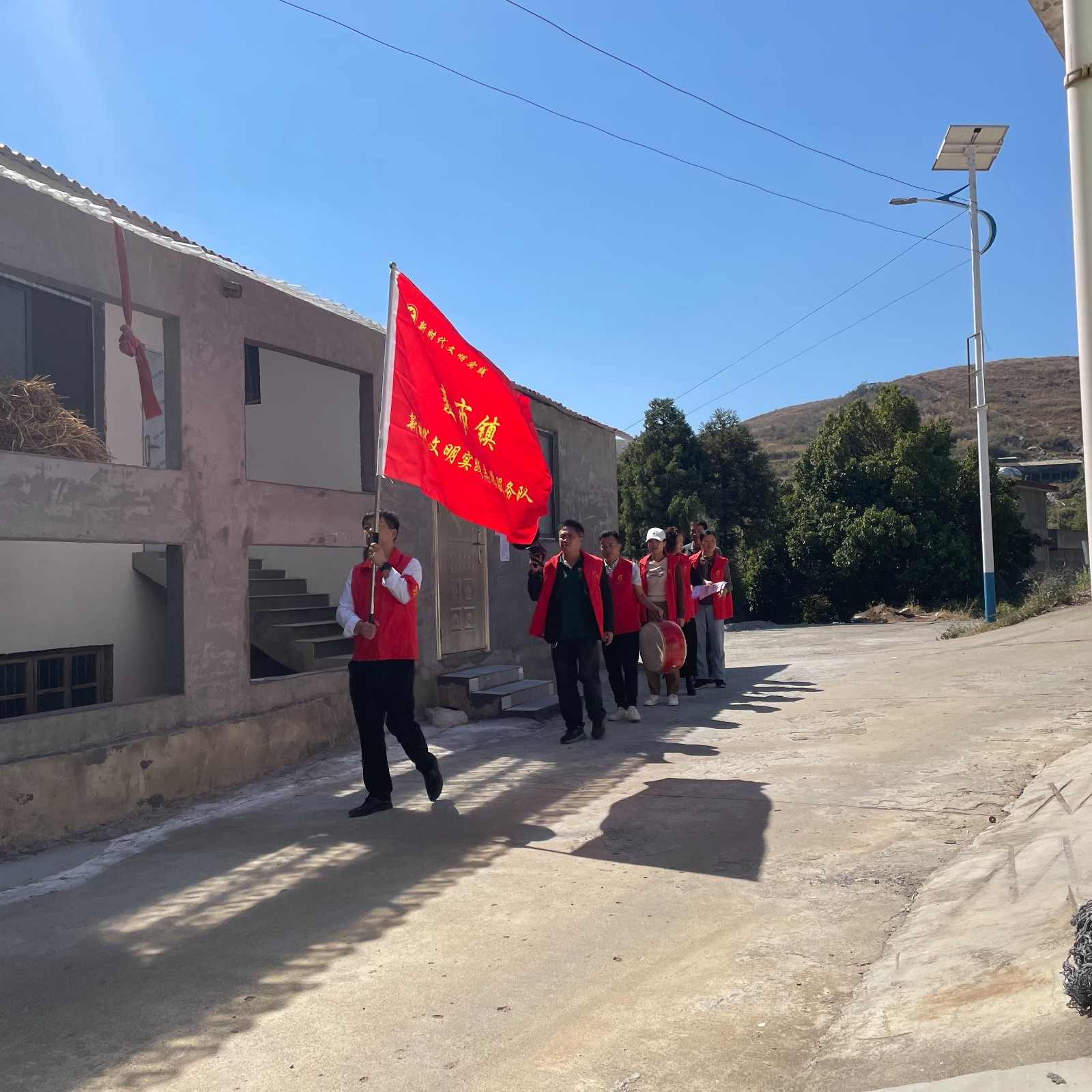 麦市镇：服务“进万巷”宣传“入民心”