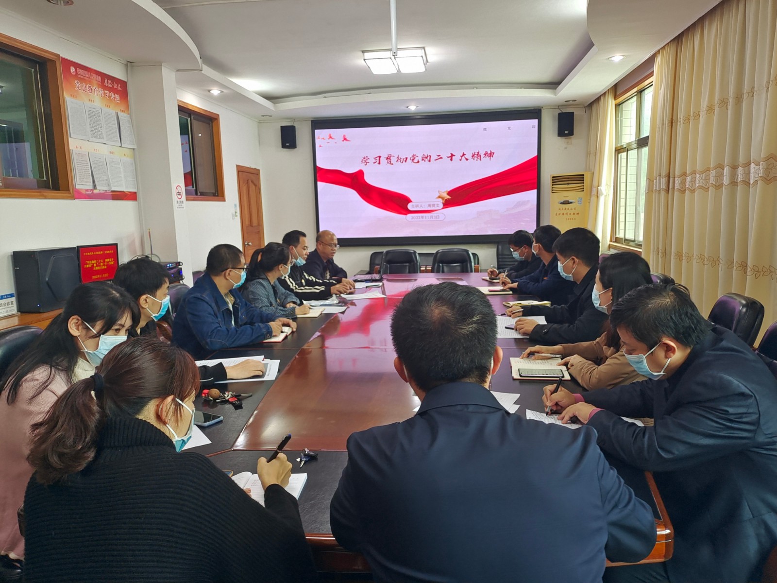 临武县人民医院深入开展“一课一片一实践”活动