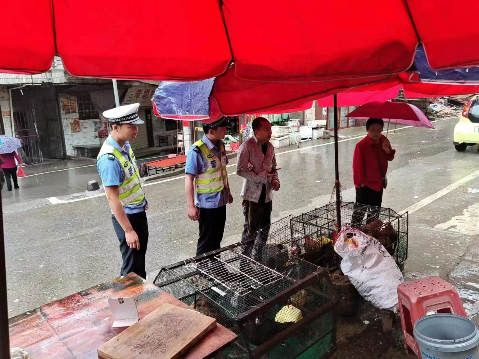 整治交通问题顽瘴痼疾 | 麦市镇：整治马路乱象 确保路畅人安